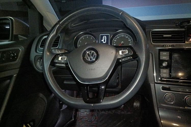Used Volkswagen Golf 2019 200TSI DSG Comfort & Ambition Edition China VI Standard Steering Wheel