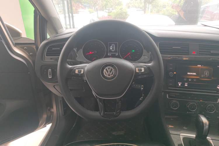 Used Volkswagen Golf 2019 280TSI DSG Comfort Version China VI Standard Steering Wheel