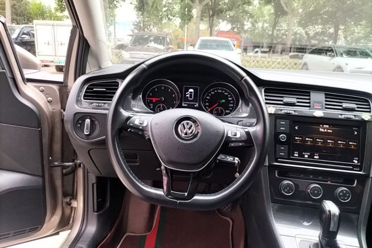 Used Volkswagen Golf 2019 200TSI DSG Comfort & Ambition Edition China VI Standard Steering Wheel