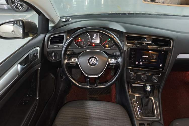 Used Volkswagen Golf 2019 280TSI DSG Comfort Version China VI Standard Steering Wheel