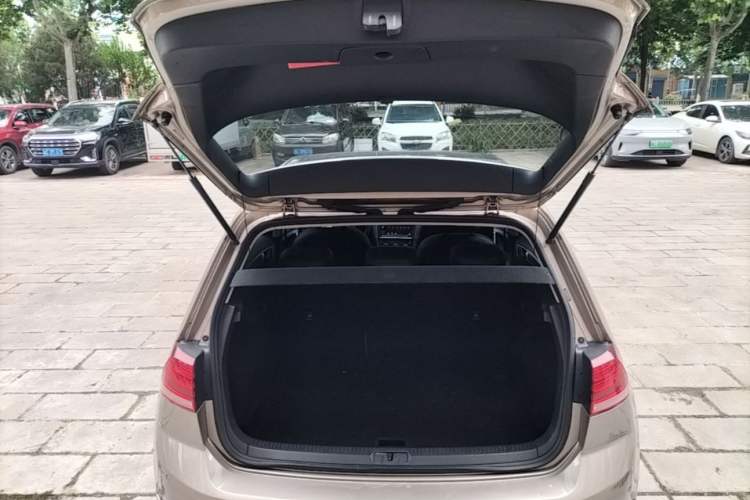 Used Volkswagen Golf 2019 200TSI DSG Comfort & Ambition Edition China VI Standard Trunk