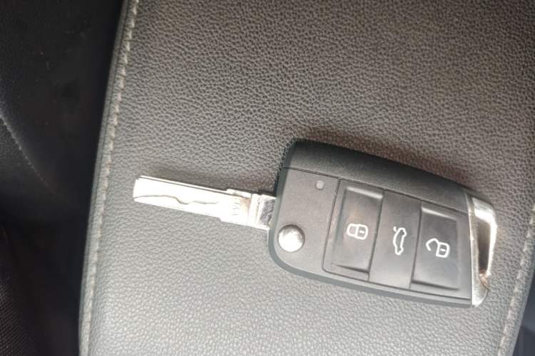 Used Volkswagen Golf 2019 280TSI DSG Comfort Version China VI Standard Vehicle Key