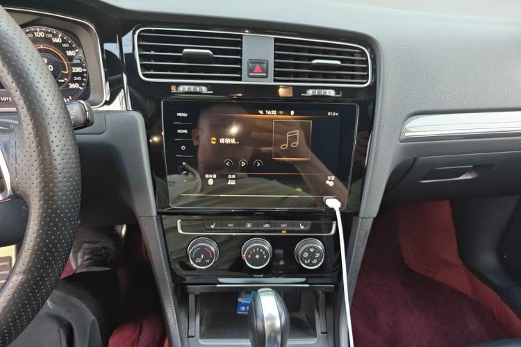 Used Volkswagen Golf 2020 Charming Edition 280TSI DSG R-Line Audio And AC Panel