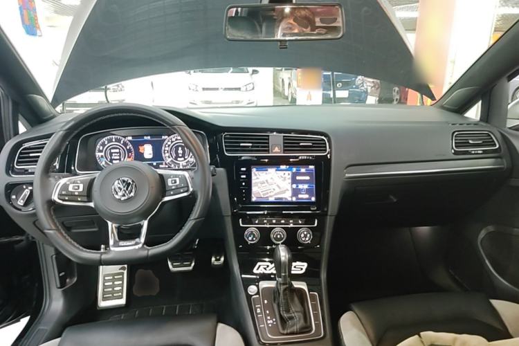 Used Volkswagen Golf 2020 Charming Edition 280TSI DSG R-Line Center Console