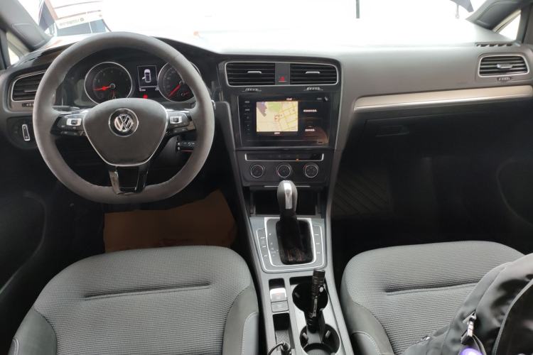 Used Volkswagen Golf 2020 280TSI DSG Comfort Version Center Console