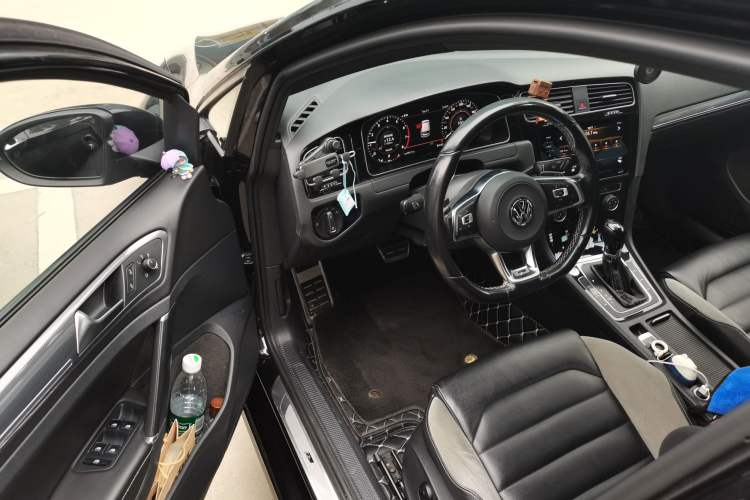 Used Volkswagen Golf 2020 Charming Edition 280TSI DSG R-Line Driver Seat