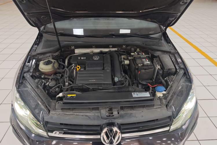 Used Volkswagen Golf 2020 280TSI DSG R-Line Version Engine Bay