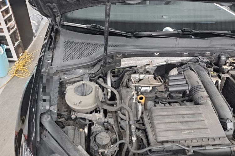 Used Volkswagen Golf 2020 Charming Edition 280TSI DSG R-Line Engine Bay Right