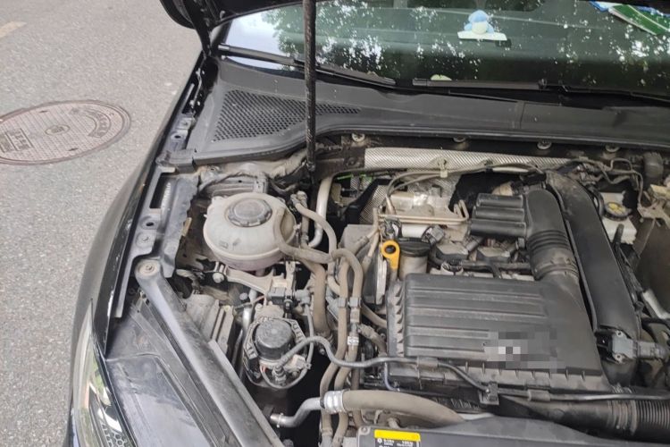 Used Volkswagen Golf 2020 Charming Edition 280TSI DSG R-Line Engine Bay Right
