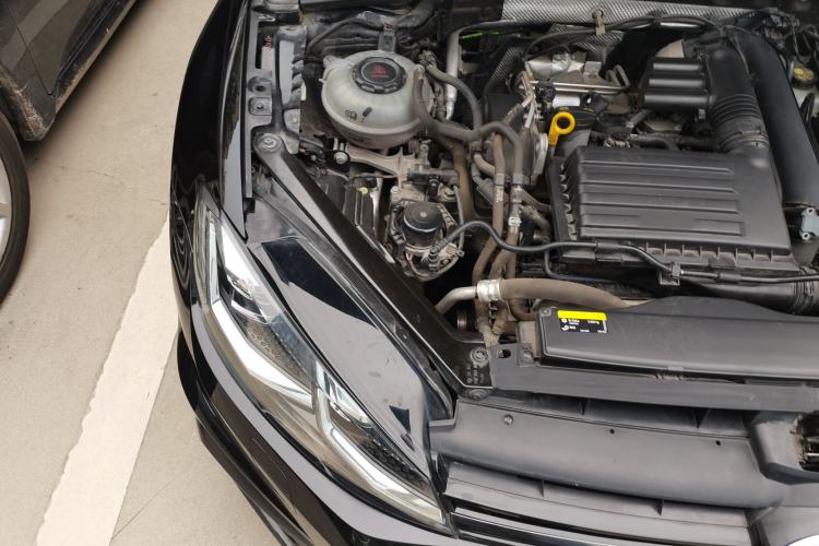 Used Volkswagen Golf 2020 Charming Edition 280TSI DSG R-Line Engine Bay Right