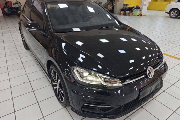 Used Volkswagen Golf 2020 280TSI DSG R-Line Version Front Right 45 Deg