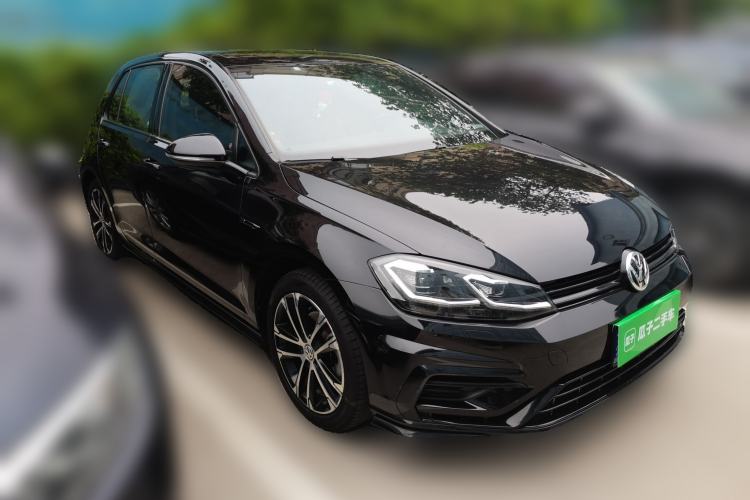 Used Volkswagen Golf 2020 Charming Edition 280TSI DSG R-Line Front Right 45 Deg