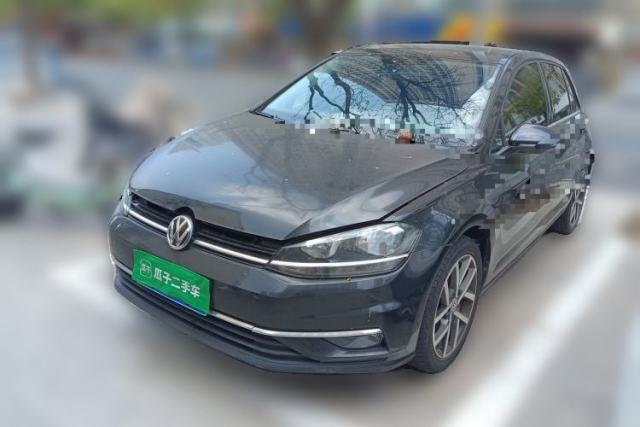 Ojetý Volkswagen Golf 2020 200TSI DSG Comfortable and Ambitious Edition