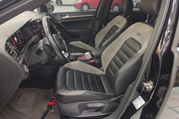 Used Volkswagen Golf 2020 280TSI DSG R-Line Version Left Front Seat