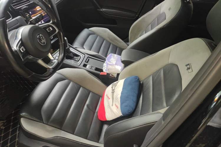 Used Volkswagen Golf 2020 Charming Edition 280TSI DSG R-Line Left Front Seat
