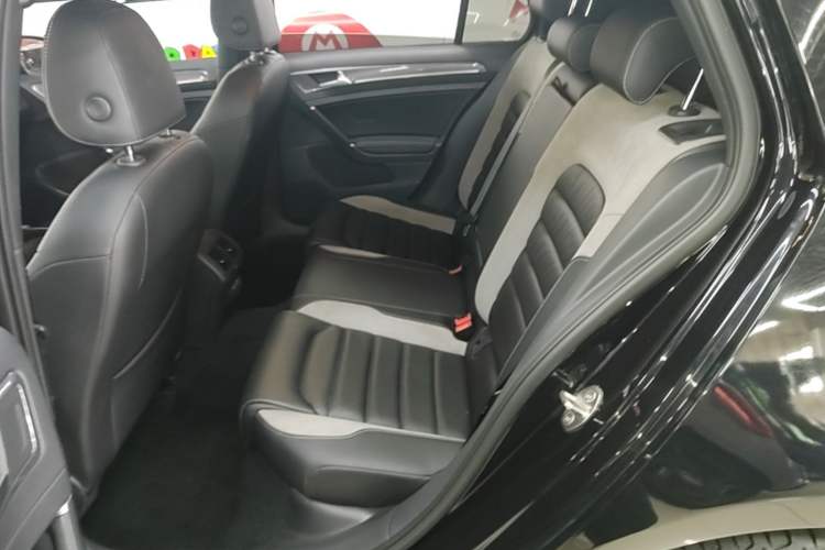Used Volkswagen Golf 2020 Charming Edition 280TSI DSG R-Line Left Rear Seat
