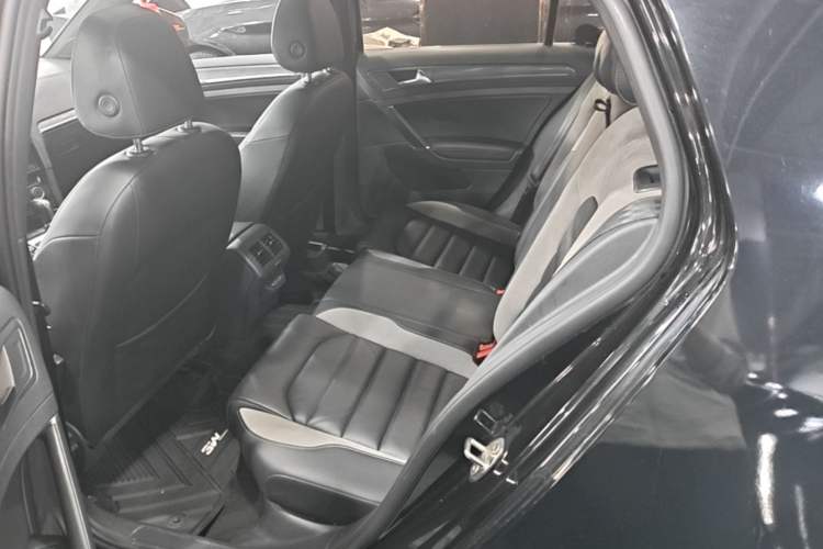Used Volkswagen Golf 2020 Charming Edition 280TSI DSG R-Line Left Rear Seat