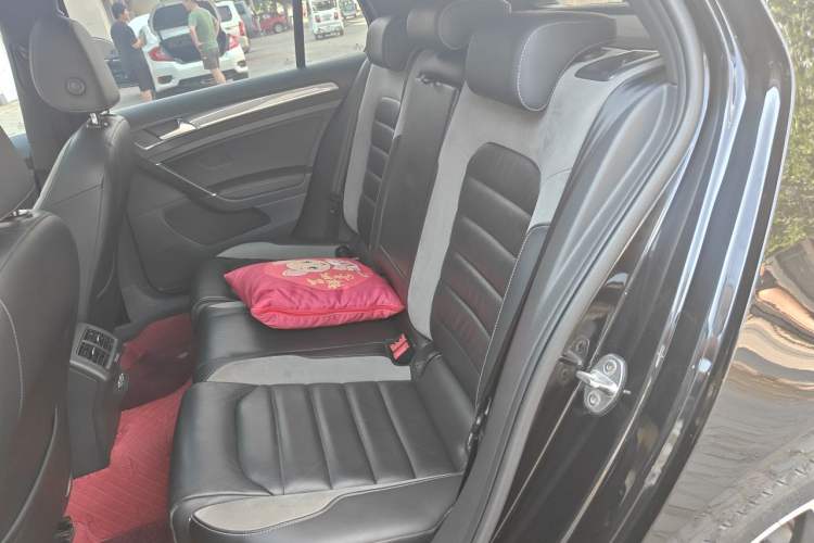 Used Volkswagen Golf 2020 Charming Edition 280TSI DSG R-Line Left Rear Seat