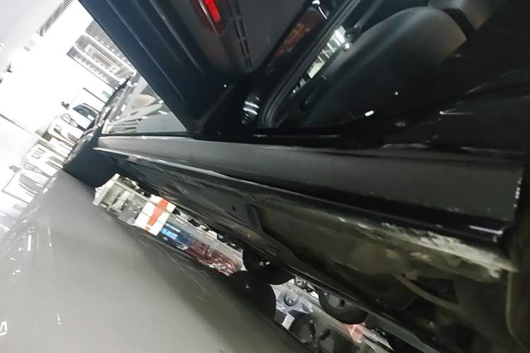 Used Volkswagen Golf 2020 Charming Edition 280TSI DSG R-Line Left Side Sill