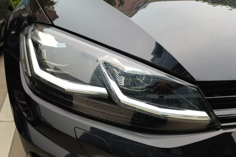 Used Volkswagen Golf 2020 Charming Edition 280TSI DSG R-Line Right Front Headlight