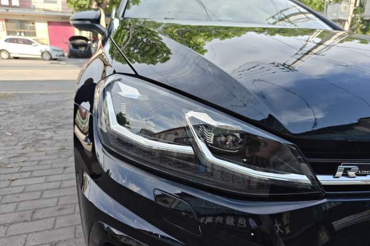 Used Volkswagen Golf 2020 Charming Edition 280TSI DSG R-Line Right Front Headlight