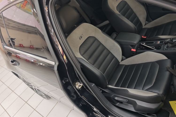 Used Volkswagen Golf 2020 280TSI DSG R-Line Version Right Front Seat