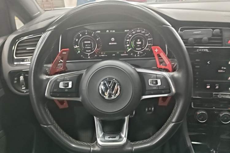 Used Volkswagen Golf 2020 Charming Edition 280TSI DSG R-Line Steering Wheel