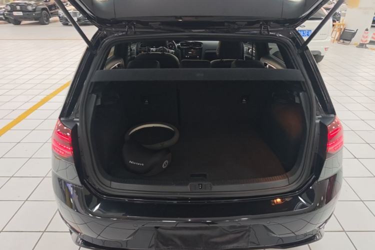 Used Volkswagen Golf 2020 280TSI DSG R-Line Version Trunk