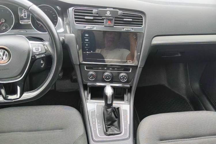 Used Volkswagen Golf 2020 280TSI DSG Comfort Version Audio And AC Panel