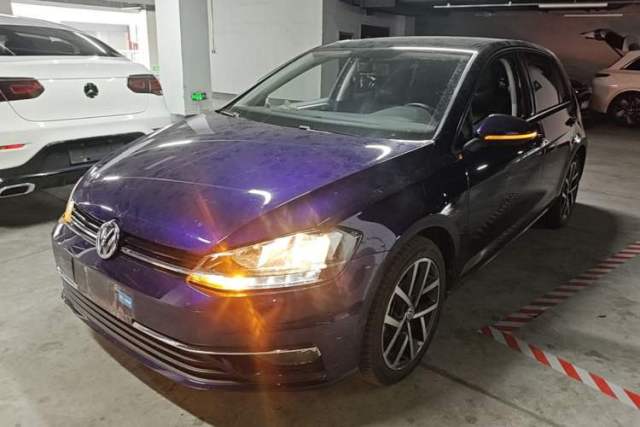 Ojetý Volkswagen Golf 2020 Zhiai Edition 280TSI DSG Comfort Model