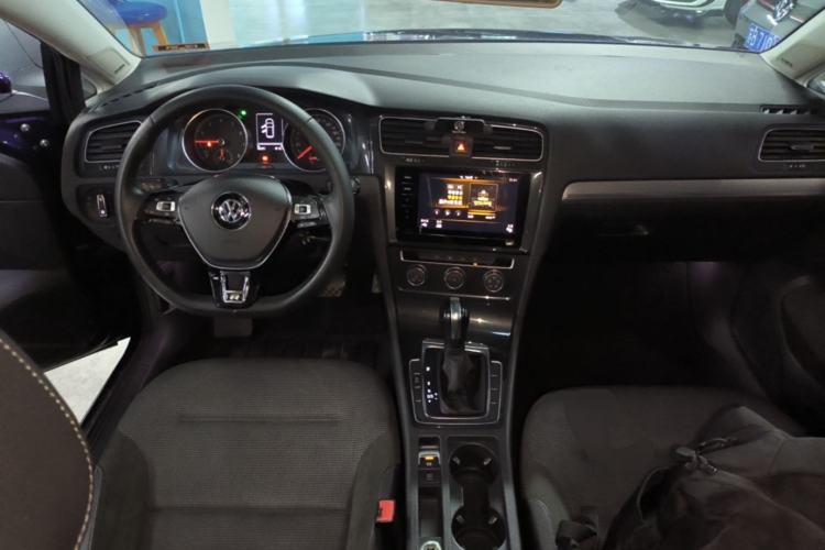 Used Volkswagen Golf 2020 280TSI DSG Comfort Version Center Console