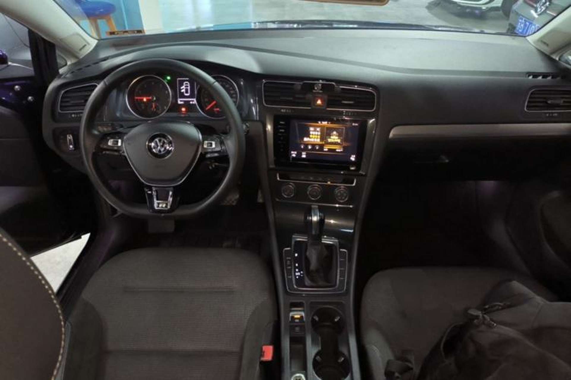 Used Volkswagen Golf 2020 280TSI DSG Comfort Version Center Console