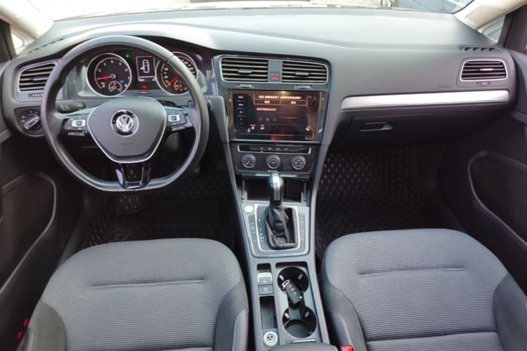 Used Volkswagen Golf 2020 Zhiai Edition 280TSI DSG Comfort Model Center Console