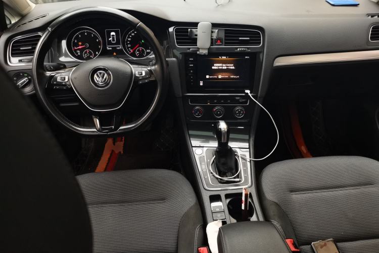 Used Volkswagen Golf 2020 Zhiai Edition 280TSI DSG Comfort Model Center Console