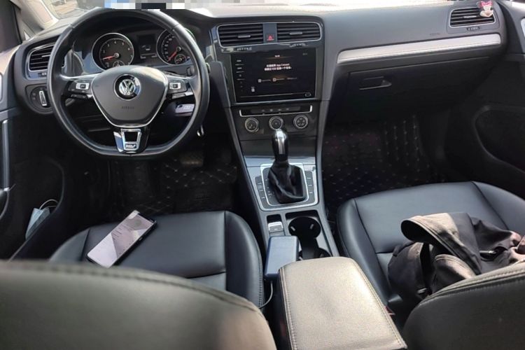 Used Volkswagen Golf 2020 200TSI DSG Comfortable and Ambitious Edition Center Console