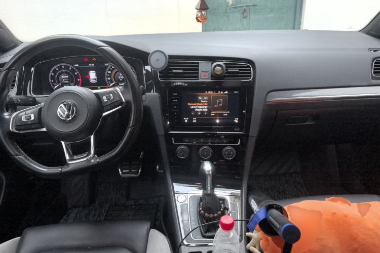 Used Volkswagen Golf 2020 280TSI DSG R-Line Version Center Console
