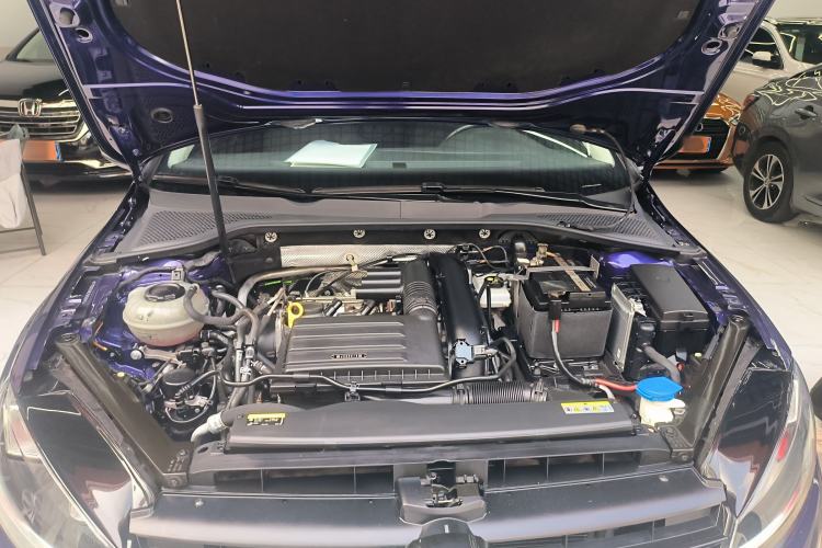 Used Volkswagen Golf 2020 Zhiai Edition 280TSI DSG Comfort Model Engine Bay