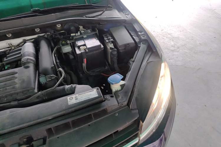 Used Volkswagen Golf 2020 Zhiai Edition 280TSI DSG Comfort Model Engine Bay Left