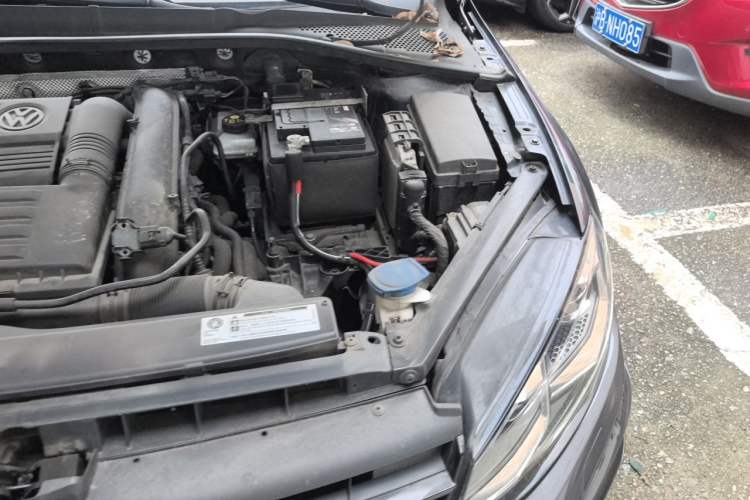 Used Volkswagen Golf 2020 280TSI DSG R-Line Version Engine Bay Left