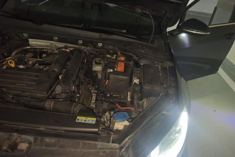 Used Volkswagen Golf 2020 Charming Edition 280TSI DSG R-Line Engine Bay Left