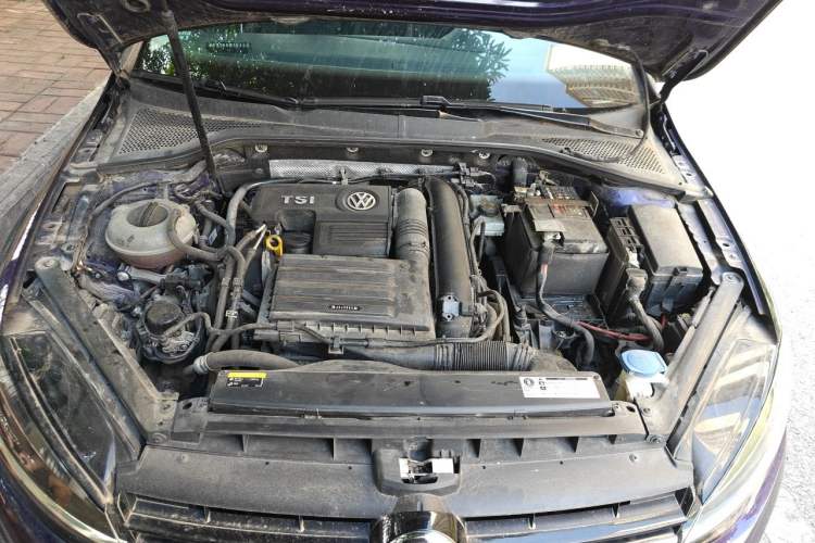 Used Volkswagen Golf 2020 280TSI DSG Luxury Edition Engine Bay