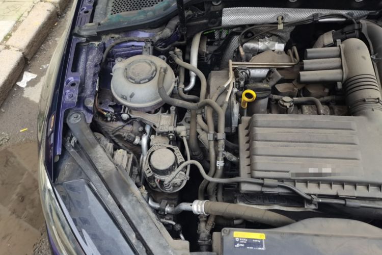 Used Volkswagen Golf 2020 Zhiai Edition 280TSI DSG Comfort Model Engine Bay Right
