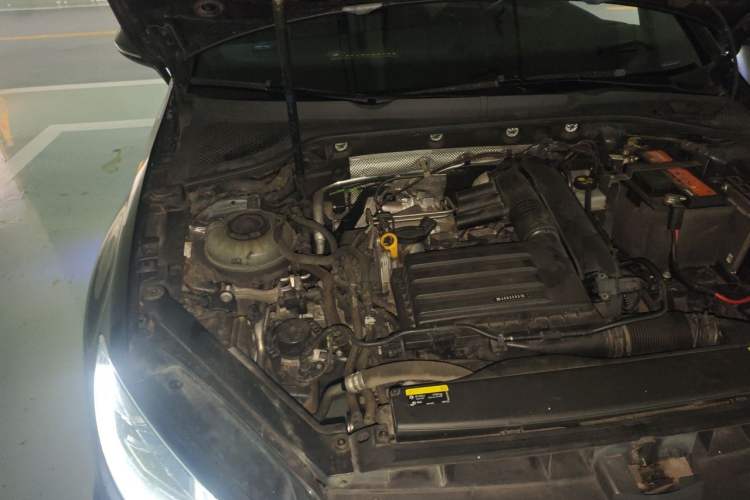 Used Volkswagen Golf 2020 Charming Edition 280TSI DSG R-Line Engine Bay Right