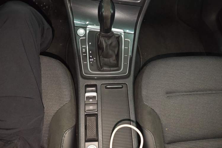 Used Volkswagen Golf 2020 Zhiai Edition 280TSI DSG Comfort Model Gear Lever
