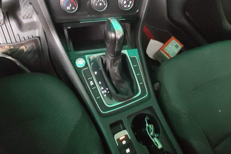 Used Volkswagen Golf 2020 Zhiai Edition 280TSI DSG Comfort Model Gear Lever