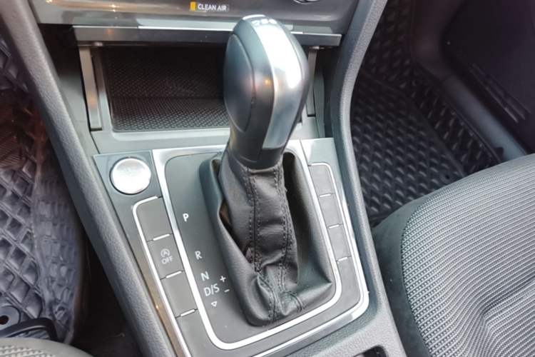 Used Volkswagen Golf 2020 Zhiai Edition 280TSI DSG Comfort Model Gear Lever