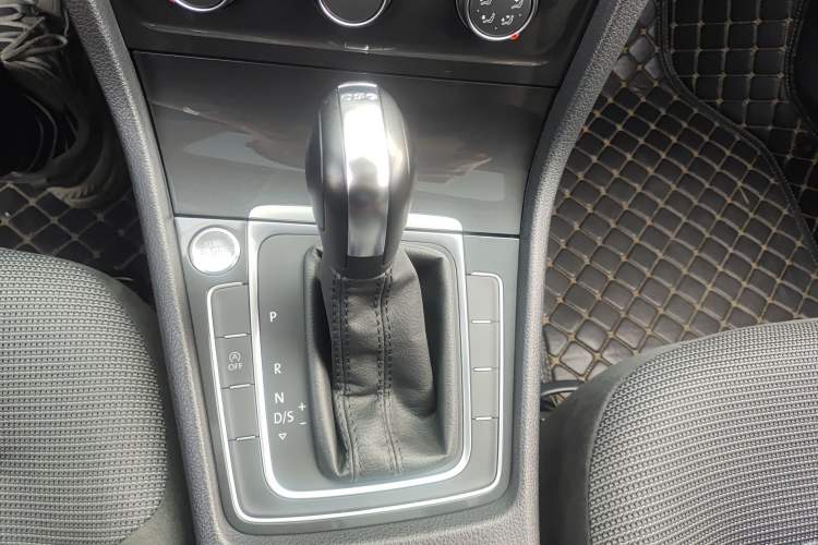Used Volkswagen Golf 2020 Zhiai Edition 280TSI DSG Comfort Model Gear Lever