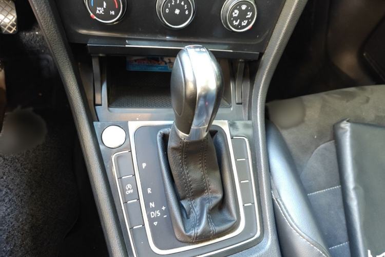 Used Volkswagen Golf 2020 280TSI DSG Luxury Edition Gear Lever