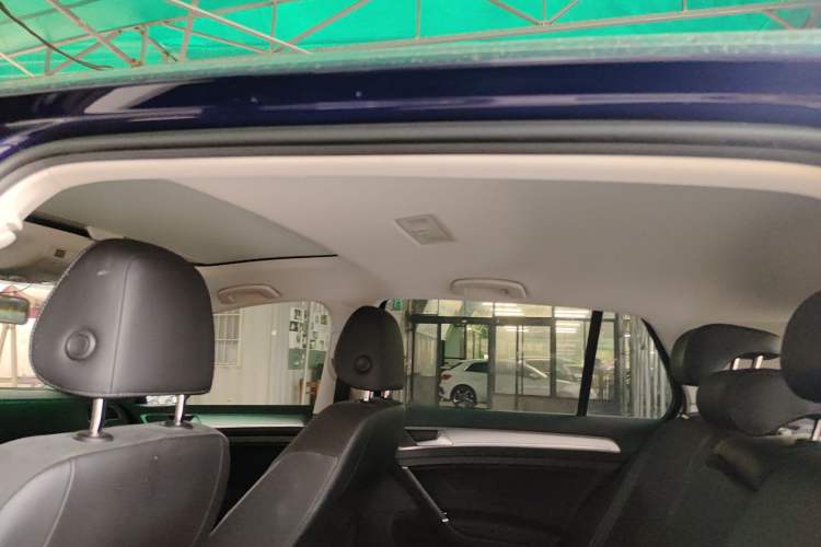 Used Volkswagen Golf 2020 Zhiai Edition 280TSI DSG Comfort Model Headliner