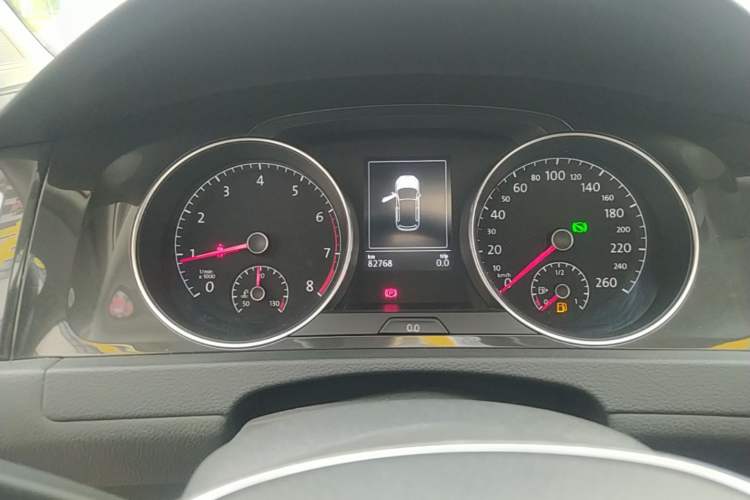 Used Volkswagen Golf 2020 Zhiai Edition 280TSI DSG Comfort Model Instrument Cluster